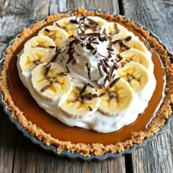 - Digestive-Kekse und ihre Rolle Digestive-Kekse sind die Basis für den Banoffee Pie. Sie bringen einen knusprigen Biss und einen süßen Geschmack. Zerbröseln Sie sie gut, um eine gleichmäßige Kruste zu schaffen.