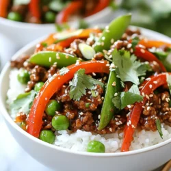 Für eine leckere scharfe Rinderhackpfanne brauchst du: - 500 g Rinderhackfleisch - 1 Esslöffel Sesamöl - 2 Knoblauchzehen, fein gehackt - 1 Esslöffel frischer Ingwer, fein gehackt - 1 rote Paprika, in dünne Streifen geschnitten - 1 Tasse Zuckerschoten, geputzt - 2 Frühlingszwiebeln, gehackt - 2 Esslöffel Sojasauce (low sodium) - 1 Esslöffel Sriracha (nach Geschmack anpassen) - 1 Esslöffel Hoisin-Sauce - 1 Teelöffel Reisessig - Salz und Pfeffer nach Geschmack - 3 Tassen gekochter Reis (weiß oder braun) - Sesamsamen und Koriander zum Garnieren Diese Zutaten machen die Pfanne frisch und würzig. Das Rinderhackfleisch gibt dir eine gute Grundlage. Der Ingwer und Knoblauch bringen viel Geschmack. Die Paprika und Zuckerschoten sorgen für knackige Textur. Die Soßen sind der Schlüssel zu deinem Gericht. Du kannst die Schärfe mit Sriracha anpassen. Mehr Sriracha macht das Gericht schärfer. Hoisin-Sauce gibt eine süße Note, die gut zu den anderen Aromen passt. Reisessig bringt eine frische Säure mit. Probiere aus, wie du die Soßen mischst, um deinen perfekten Geschmack zu finden. Frische Zutaten machen den Unterschied. Achte beim Kauf auf leuchtende Farben und feste Texturen. Die Paprika sollte knackig sein und keine Flecken haben. Die Zuckerschoten sollten frisch und grün sein. Knoblauch und Ingwer sollten fest und ohne schimmelige Stellen sein. So schmeckt dein Gericht noch besser. Wenn du frische Zutaten verwendest, fühlst du den Unterschied bei jedem Bissen. {{ingredient_image_2}} Zuerst sammeln Sie alle Zutaten. Hier ist, was Sie brauchen: - 500 g Rinderhackfleisch - 1 Esslöffel Sesamöl - 2 Knoblauchzehen, fein gehackt - 1 Esslöffel frischer Ingwer, fein gehackt - 1 rote Paprika, in dünne Streifen geschnitten - 1 Tasse Zuckerschoten, geputzt - 2 Frühlingszwiebeln, gehackt - 2 Esslöffel Sojasauce (low sodium) - 1 Esslöffel Sriracha (nach Geschmack anpassen) - 1 Esslöffel Hoisin-Sauce - 1 Teelöffel Reisessig - Salz und Pfeffer nach Geschmack - 3 Tassen gekochter Reis (weiß oder braun) - Sesamsamen und Koriander zum Garnieren Waschen und schneiden Sie das Gemüse im Voraus. So sparen Sie Zeit beim Kochen. Erhitzen Sie das Sesamöl in einer großen Pfanne oder einem Wok. Stellen Sie die Hitze auf Mittel bis Hoch. Geben Sie den gehackten Knoblauch und den Ingwer hinein. Rühren Sie sie 30 Sekunden lang an, bis sie duften. Dann fügen Sie das Rinderhackfleisch hinzu. Zerkleinern Sie es mit einem Spatel. Braten Sie es 5 bis 7 Minuten, bis es braun und durchgegart ist. Würzen Sie das Fleisch mit Salz und Pfeffer. Jetzt kommen die Farben! Fügen Sie die geschnittene rote Paprika und die Zuckerschoten hinzu. Braten Sie alles für 3 bis 4 Minuten weiter. Das Gemüse sollte knackig und zart sein. In einer kleinen Schüssel vermischen Sie die Sojasauce, Sriracha, Hoisin-Sauce und Reisessig. Gießen Sie diese Mischung über das Hackfleisch und das Gemüse. Rühren Sie alles gut um. Lassen Sie es 2 bis 3 Minuten köcheln, damit die Aromen gut zusammenkommen. Jetzt ist der beste Teil! Servieren Sie die scharfe Rinderhackpfanne auf dem gekochten Reis. Nutzen Sie tiefe Schalen, um die Farben zu zeigen. Garnieren Sie mit gehackten Frühlingszwiebeln, Sesamsamen und frischem Koriander. Diese Garnierung gibt dem Gericht einen frischen Geschmack und sieht toll aus! Die Garzeit für Rinderhackfleisch ist wichtig. Braten Sie es bei mittlerer bis hoher Hitze. Es sollte etwa 5 bis 7 Minuten dauern, bis es braun und durchgegart ist. Achten Sie darauf, das Fleisch mit einem Spatel zu zerkleinern. Dadurch garen die Stücke gleichmäßig. Prüfen Sie die Farbe. Das Fleisch sollte nicht mehr rosa sein. Ein gutes Garergebnis sorgt für einen tollen Geschmack. Es gibt viele Möglichkeiten, dieses Gericht zu variieren. Fügen Sie zusätzliches Gemüse wie Karotten oder Brokkoli hinzu. Sie können auch andere Saucen verwenden. Teriyaki-Sauce oder Erdnusssauce geben einen neuen Geschmack. Für eine schärfere Note, erhöhen Sie die Menge an Sriracha. Wenn Sie etwas Süßes wollen, probieren Sie mehr Hoisin-Sauce. Seien Sie kreativ mit dem, was Sie haben. Die Präsentation ist wichtig, um das Gericht ansprechend zu machen. Servieren Sie die Rinderhackpfanne in tiefen Schalen. Das hebt die Farben der Zutaten hervor. Streuen Sie Sesamsamen und frisch gehackten Koriander darüber. Fügen Sie eine Limettenscheibe an die Seite. So bringen Sie frische Aromen ins Spiel. Diese kleinen Details machen Ihr Gericht besonders. Pro Tipps Rinderhackfleisch gut anbraten: Achten Sie darauf, das Hackfleisch gut anzubraten, damit es eine schöne Bräunung erhält und die Aromen intensiver werden. Gemüse knackig halten: Fügen Sie das Gemüse erst nach dem Hackfleisch hinzu, um sicherzustellen, dass es zart bleibt und trotzdem knackig ist. Würze anpassen: Passen Sie die Menge an Sriracha und Sojasauce nach Ihrem persönlichen Geschmack an, um die Schärfe und den Salzgehalt zu kontrollieren. Frische Garnitur: Verwenden Sie frische Kräuter wie Koriander und Frühlingszwiebeln für eine aromatische Garnitur, die das Gericht aufwertet. {{image_4}} Wenn Sie eine vegetarische Variante wollen, probieren Sie Tofu. Tofu hat eine tolle Textur. Schneiden Sie ihn in kleine Würfel. Braten Sie den Tofu in Sesamöl an, bis er goldbraun ist. Fügen Sie dann den Knoblauch und Ingwer hinzu. Mischen Sie alles gut. Das Rezept bleibt gleich, aber der Geschmack wird anders. Tofu nimmt die Aromen der Soße gut auf. Es gibt viele Fleischalternativen. Zum Beispiel können Sie Putenhack oder Hähnchenhack verwenden. Diese machen das Gericht leichter. Auch gemischtes Hackfleisch ist eine gute Wahl. Für eine vegane Option nutzen Sie Linsen oder Bohnen. Sie sind nahrhaft und lecker. Achten Sie darauf, die Kochzeit anzupassen. Jedes Fleisch braucht eine andere Zeit zum Garen. Die Schärfe ist wichtig für den Geschmack. Wenn Sie es milder mögen, reduzieren Sie die Sriracha. Fügen Sie stattdessen mehr Hoisin-Sauce hinzu. Für mehr Schärfe können Sie frische Chilis verwenden. Schneiden Sie diese klein und fügen Sie sie früh beim Braten hinzu. Experimentieren Sie mit verschiedenen Saucen. Jede bringt ihren eigenen Kick. Um Reste der scharfen Rinderhackpfanne frisch zu halten, lass das Gericht zuerst abkühlen. Fülle die Reste in einen luftdichten Behälter. Lagere ihn im Kühlschrank. So bleiben die Aromen länger erhalten. Du kannst die Reste bis zu drei Tage aufbewahren. Falls du mehr Reste hast, friere sie ein. Teile die Rinderhackpfanne in Portionen auf. Benutze gefriergeeignete Behälter oder Beutel. So sind die Portionen leicht zu entnehmen. Im Gefrierfach bleibt das Gericht bis zu drei Monate frisch. Vergiss nicht, das Datum darauf zu schreiben. Um die Rinderhackpfanne wieder aufzuwärmen, benutze eine Pfanne oder Mikrowelle. Wenn du die Pfanne benutzt, erwärme sie bei mittlerer Hitze. Füge etwas Wasser oder Brühe hinzu, um das Gericht saftig zu halten. In der Mikrowelle erwärmst du es in kurzen Intervallen. So bleibt das Essen gleichmäßig warm. Prüfe, ob es heiß genug ist, bevor du es isst. Um die Rinderhackpfanne weniger scharf zu machen, reduzieren Sie die Sriracha. Sie können auch die Menge an Ingwer und Knoblauch verringern. Fügen Sie mehr Gemüse wie Karotten oder Zucchini hinzu. Diese Zutaten bringen Süße und mildern die Schärfe. Wenn Sie mehr Sojasauce hinzufügen, hilft das ebenfalls. Ja, Sie können viele Beilagen verwenden. Quinoa oder Bulgur sind gute Optionen. Für eine kohlenhydratarme Variante probieren Sie Blumenkohlreis. Auch Nudeln oder Wraps passen gut dazu. Experimentieren Sie mit verschiedenen Beilagen, um neue Geschmäcker zu entdecken. Die Rinderhackpfanne hält sich gut im Kühlschrank. Lagern Sie sie in einem luftdichten Behälter. So bleibt sie 3 bis 4 Tage frisch. Sie können die Pfanne auch einfrieren. In einem gefrierfesten Behälter hält sie bis zu 3 Monate. Achten Sie darauf, sie vor dem Verzehr gründlich aufzutauen und zu erhitzen. In diesem Blogbeitrag haben wir die wichtigsten Zutaten und Schritte für eine scharfe Rinderhackpfanne besprochen. Wir haben Tipps zur Auswahl frischer Zutaten gegeben und Variationen für jeden Geschmack vorgestellt. Du kannst das Gericht leicht anpassen oder lagern. Denke daran, beim Kochen kreativ zu sein und neue Gewürze auszuprobieren. Lass dir die Freude am Kochen nicht nehmen. Experimentiere und finde deine eigene perfekte Variante!